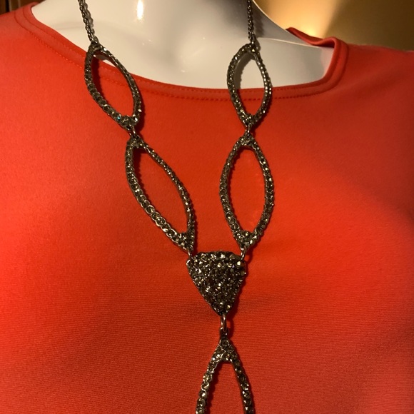 Rhinestone necklace - Picture 2 of 3